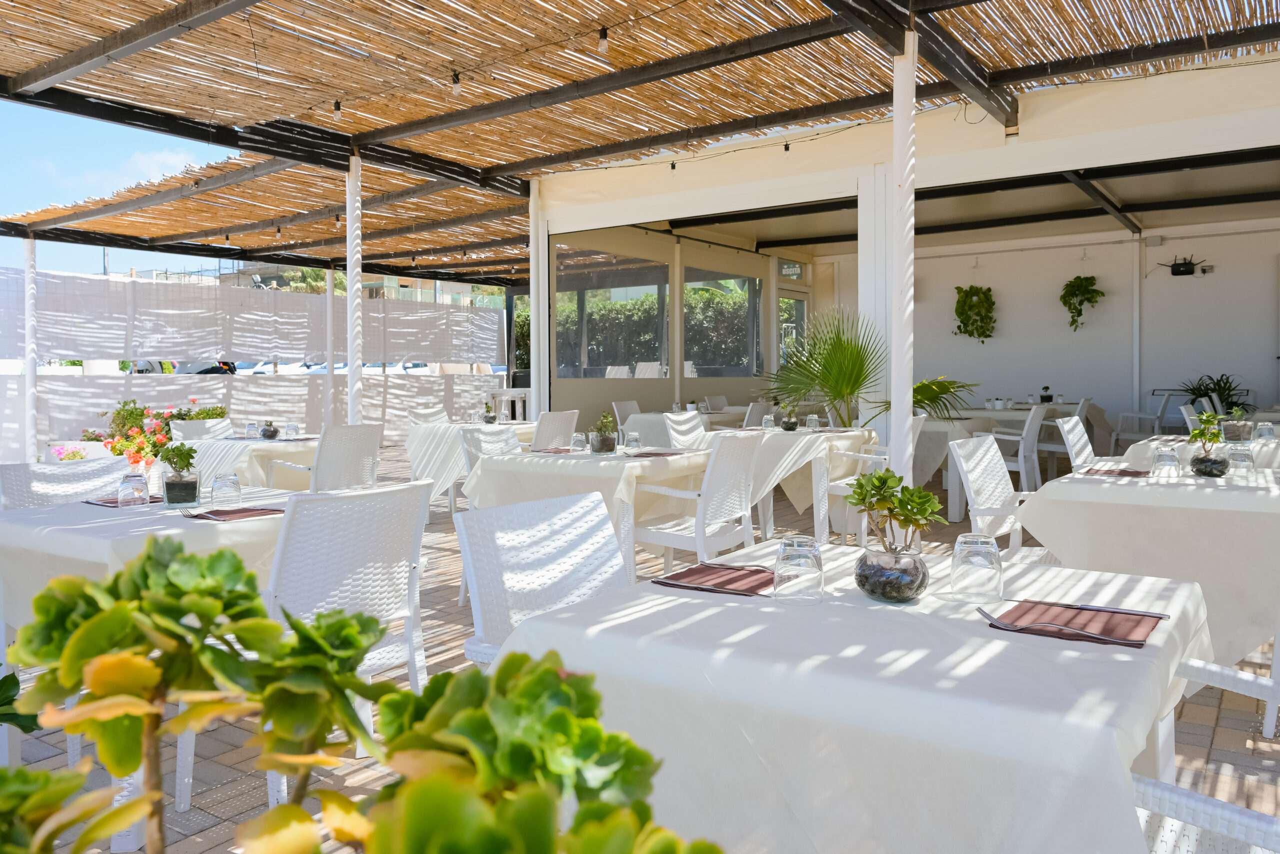 ristorante lido pino d'oro pausa pranzo vista mare sala